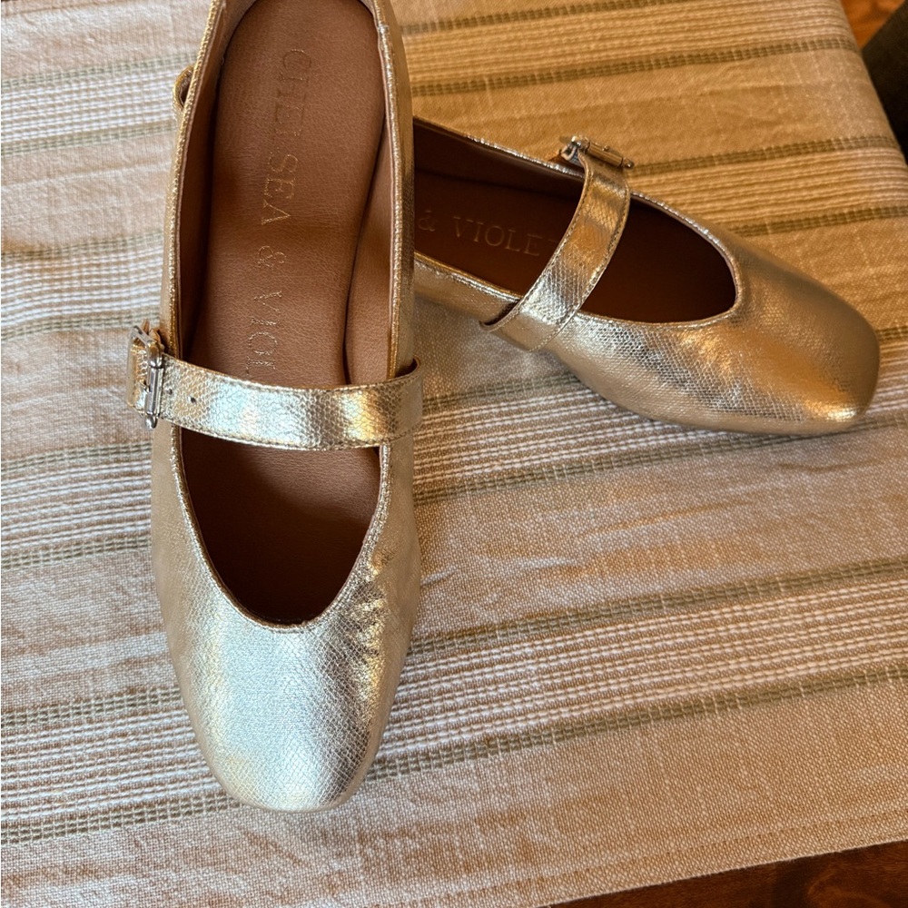 Chelsea & Violet Gold Metallic Flats